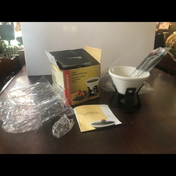 - Chocolate Fondue Set. NEW in Box - Picture 1 of 2